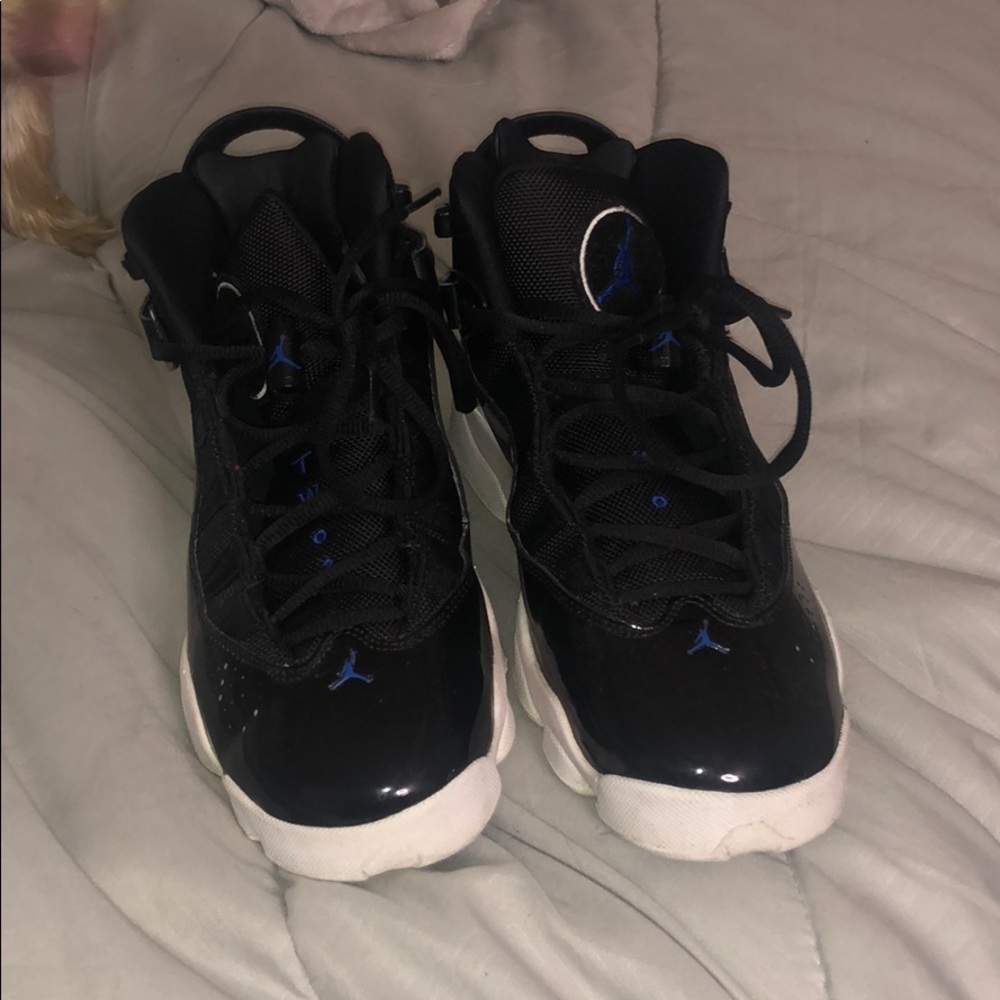 Black Jordan rings